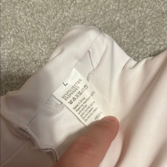 Black and White Sports Bra - Picture 4 of 4